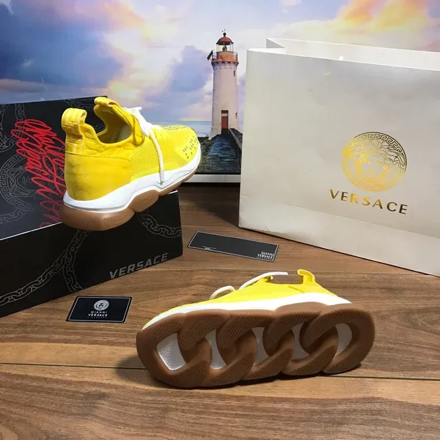 Versace Chain Reaction Jaune Blanc Maille Et Daim Supérieur Motif Clé Grecque Baskets Style De Vie 2