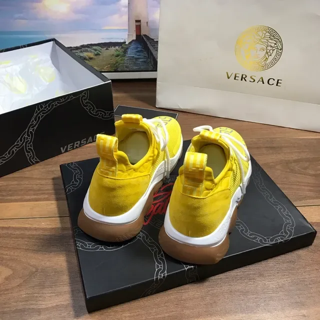 Versace Chain Reaction Jaune Blanc Maille Et Daim Supérieur Motif Clé Grecque Baskets Style De Vie 3
