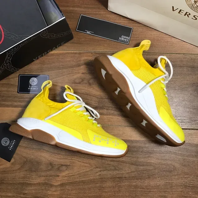 Versace Chain Reaction Jaune Blanc Maille Et Daim Supérieur Motif Clé Grecque Baskets Style De Vie 6