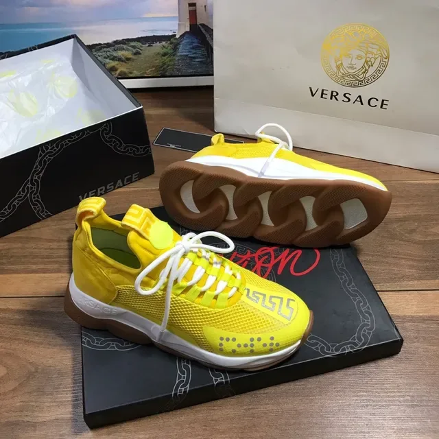 Versace Chain Reaction Jaune Blanc Maille Et Daim Supérieur Motif Clé Grecque Baskets Style De Vie 7