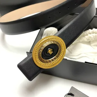 Versace Medusa 黑色皮革金色扣环腰带