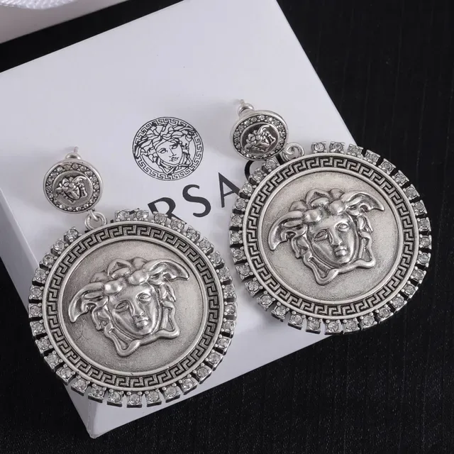 Versace Medusa সিক্কা কানের দুল সিলভার ও গোল্ড টোন ক্রিস্টাল 4