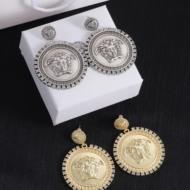 Versace Medusa সিক্কা কানের দুল সিলভার ও গোল্ড টোন ক্রিস্টাল 7