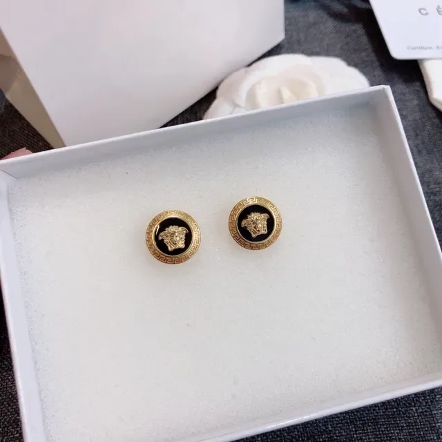 Versace Medusa Icon e Medusa Head Brincos com tachas 2