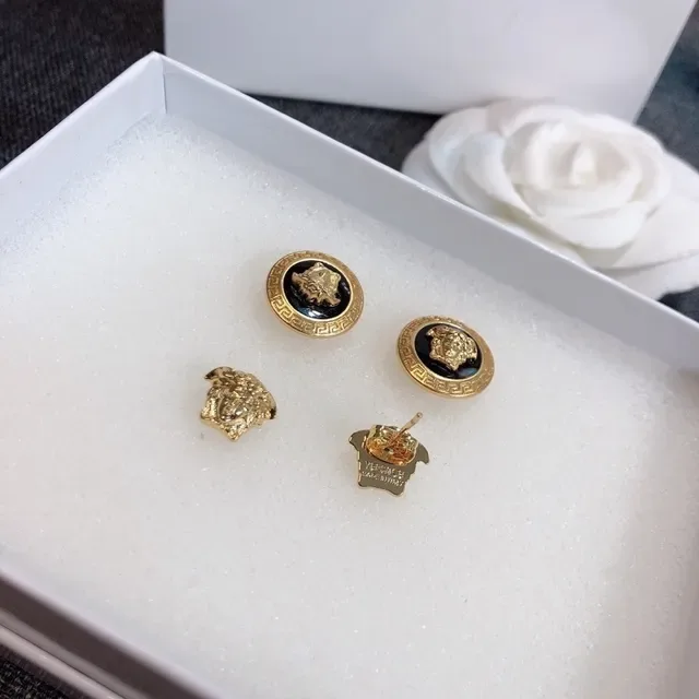Versace Medusa Icon e Medusa Head Brincos com tachas 4