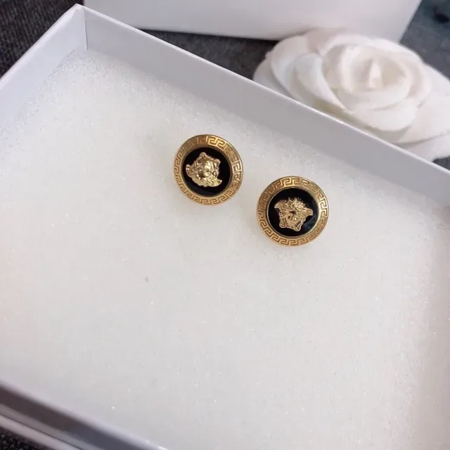 Versace Medusa Icon e Medusa Head Brincos com tachas 5