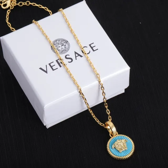 قلادة Versace Medusa ذهبية سلسلة زرقاء دائرية 3