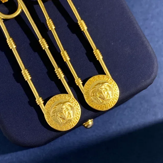 Versace Medusa 安全别针金色耳环 4