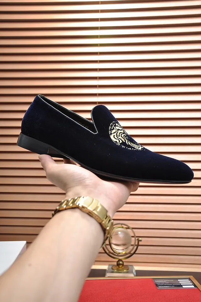 Versace Azul Marino Dorado Terciopelo Superior Bordado Cabeza de Medusa Mocasín 4