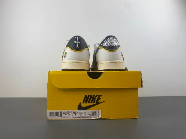 Xiaomi SU7 Collaboration Sneakers Lifestyle à Lacets Bas 17