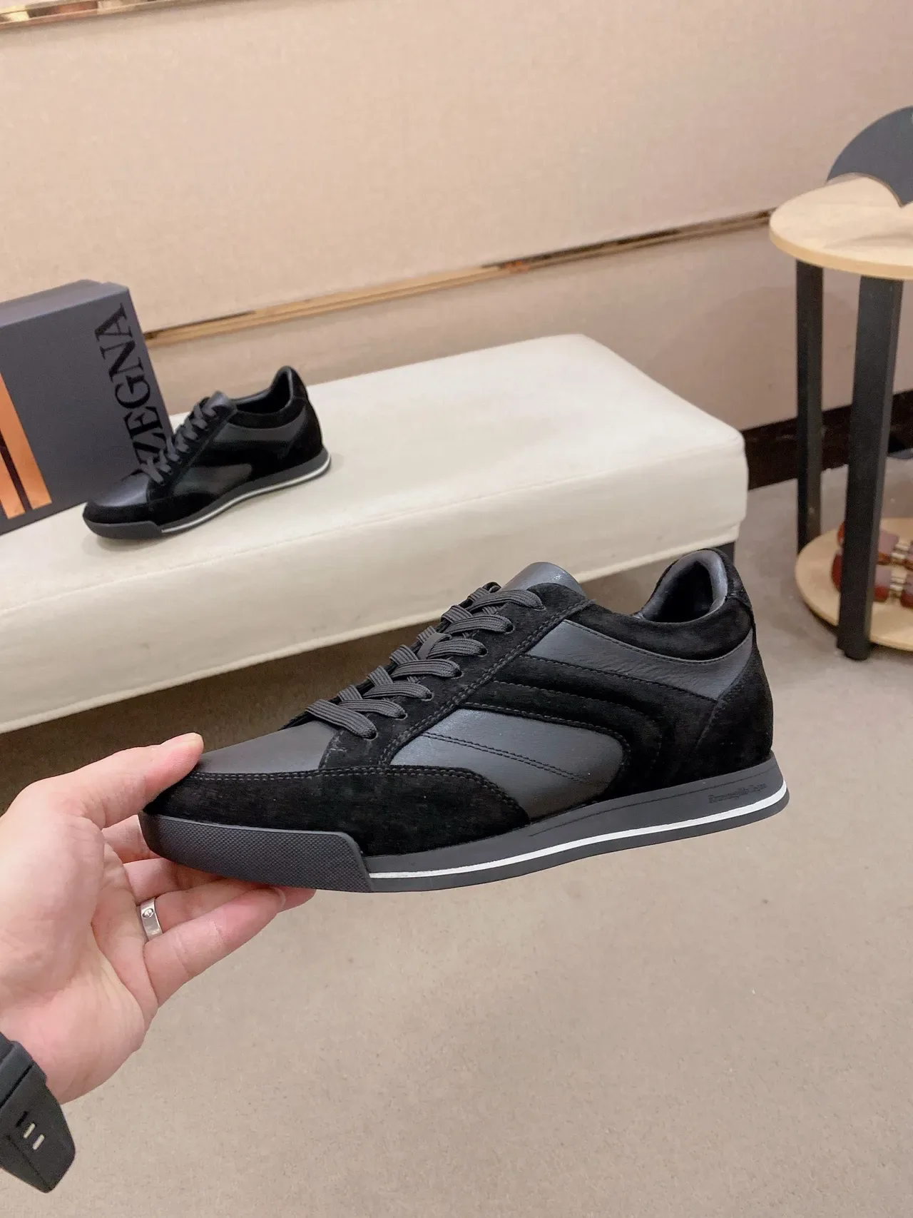 Ermenegildo Zegna काला और भूरा स्यूड लेदर लाइफस्टाइल स्नीकर 3