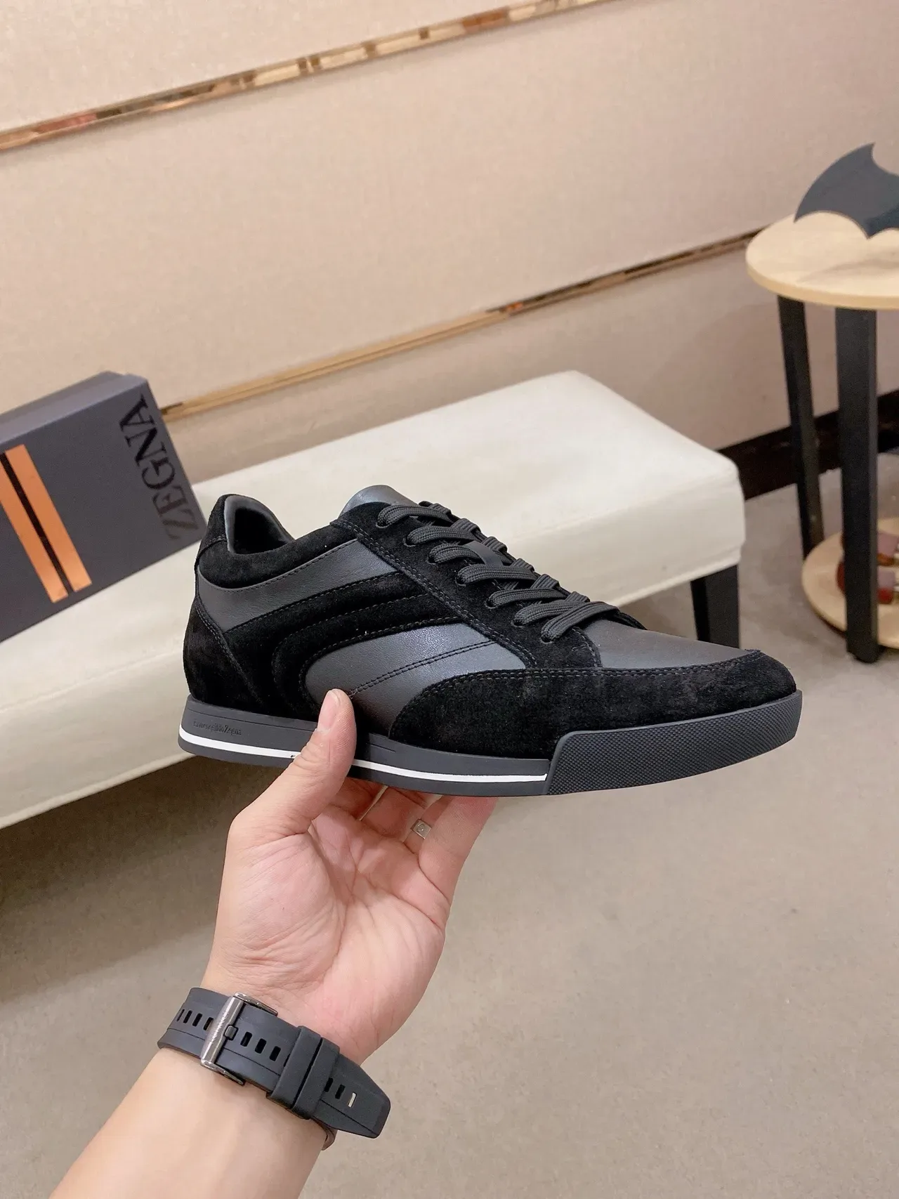 Ermenegildo Zegna काला और भूरा स्यूड लेदर लाइफस्टाइल स्नीकर 4