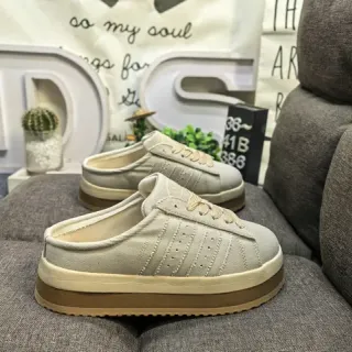Adidas Beige Marron Sans Lacets Slip-On Perforé Trois Rayures Panneau Latéral Lifestyle Sneakers