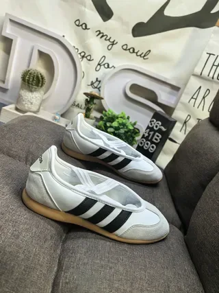 Adidas Beige White Laceless Slip-On Three-Stripe Side Panel Lifestyle Sneakers 9