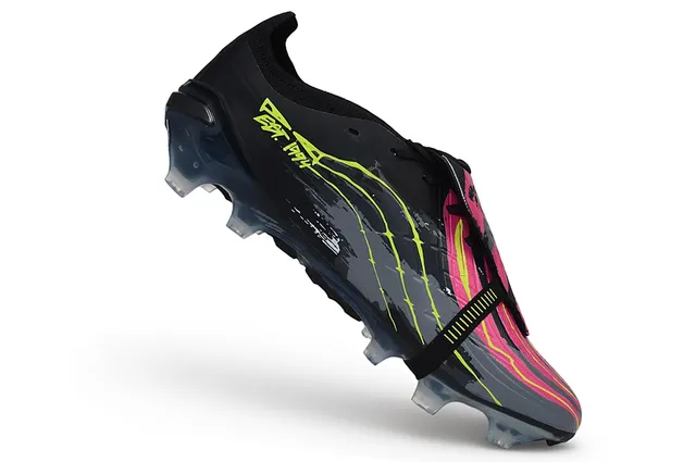 Adidas Black Pink Zapatos de fútbol de bajo corte con cierre de correa para terreno firme 2