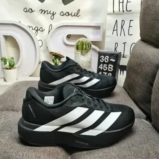 Adidas أسود أبيض منخفض الارتفاع محبوكة العلوية أسلوب حياة حذاء رياضي