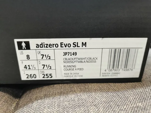 Adidas Sneakers Lifestyle Noires et Blanches à Encolure Basse en Mesh 2