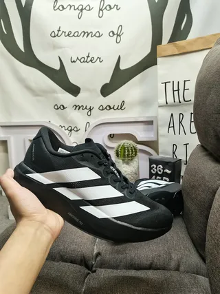 Adidas Sneakers Lifestyle Noires et Blanches à Encolure Basse en Mesh 5
