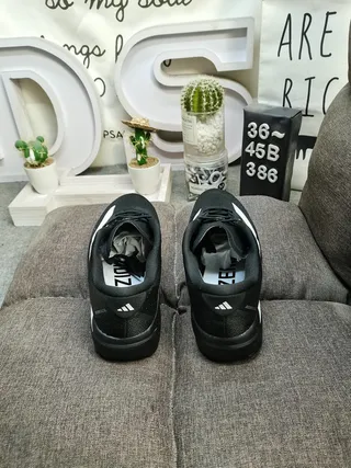 Adidas Sneakers Lifestyle Noires et Blanches à Encolure Basse en Mesh 8