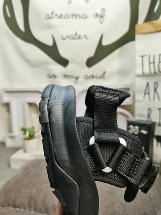 Adidas Preto Branco Multi-Strap Fecho Ajustável Base Texturizada EVA Sandálias Casuais 3