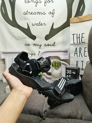 Adidas Preto Branco Multi-Strap Fecho Ajustável Base Texturizada EVA Sandálias Casuais 5