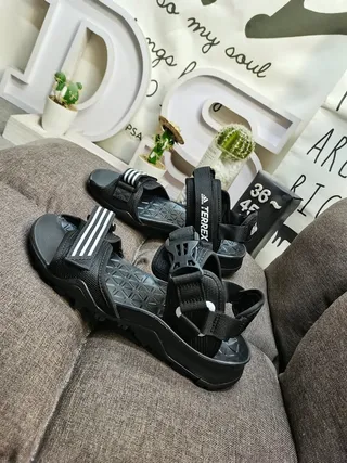 Adidas Preto Branco Multi-Strap Fecho Ajustável Base Texturizada EVA Sandálias Casuais 7