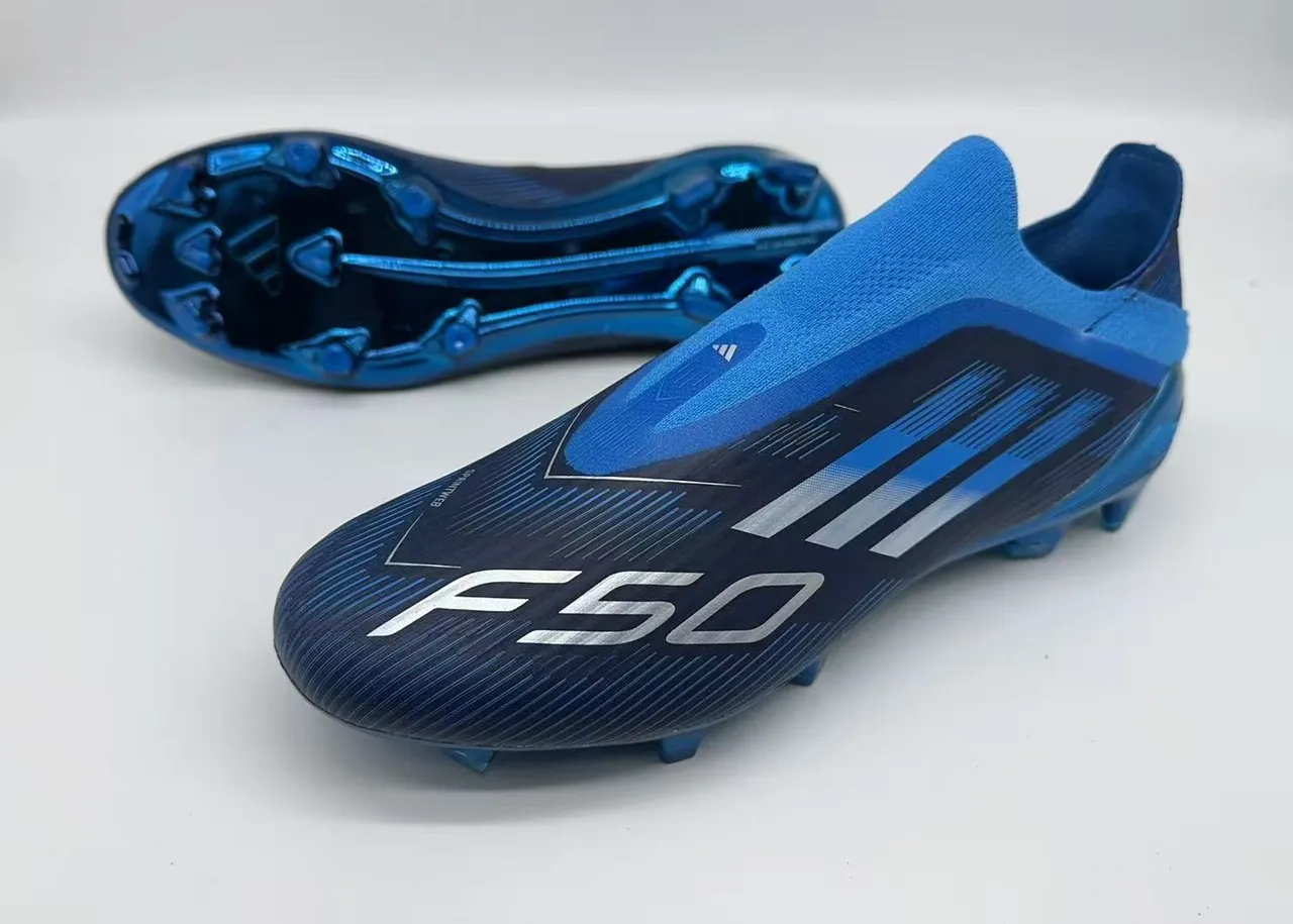 Adidas Sapatos de futebol azul preto de baixo corte com colar de ajuste de meias, sola metálica translúcida, superfície firme 8