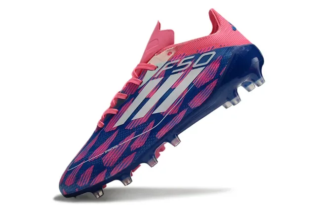 Adidas Zapatillas de fútbol azul rosa de bajo corte con upper sintético tacos cónicos moldados para terreno firme 3