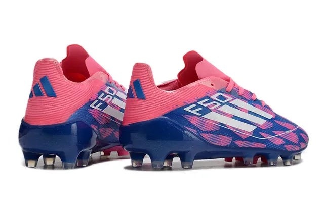 Adidas Zapatillas de fútbol azul rosa de bajo corte con upper sintético tacos cónicos moldados para terreno firme 5