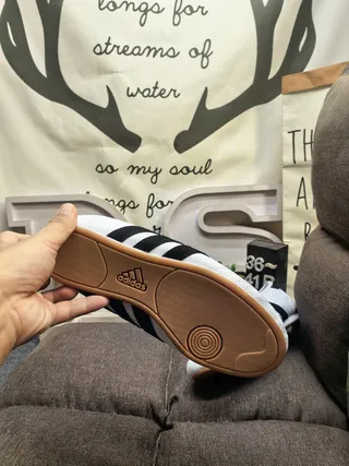 Adidas Rose Bourgogne Cuir matelassé Tige Panneau latéral à trois rayures Chaussures Mary Jane 14