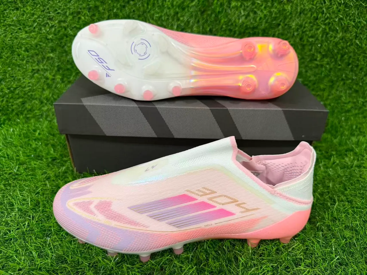 Adidas F50 Sapatos de futebol rosa transparente sem cadarços com ajuste de meia parte superior translúcida sola com gradiente superfície firme 8