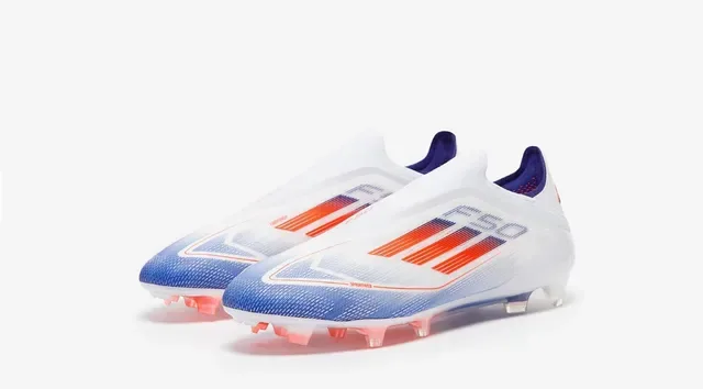 Adidas F50 सफेद नीला सॉक फिट कॉलर ग्रेडिएंट स्ट्राइप ओवरले फर्म ग्राउंड फुटबॉल जूते 9