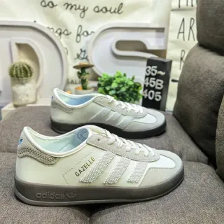 Adidas Gazelle Off-White et Gray sneakers lifestyle