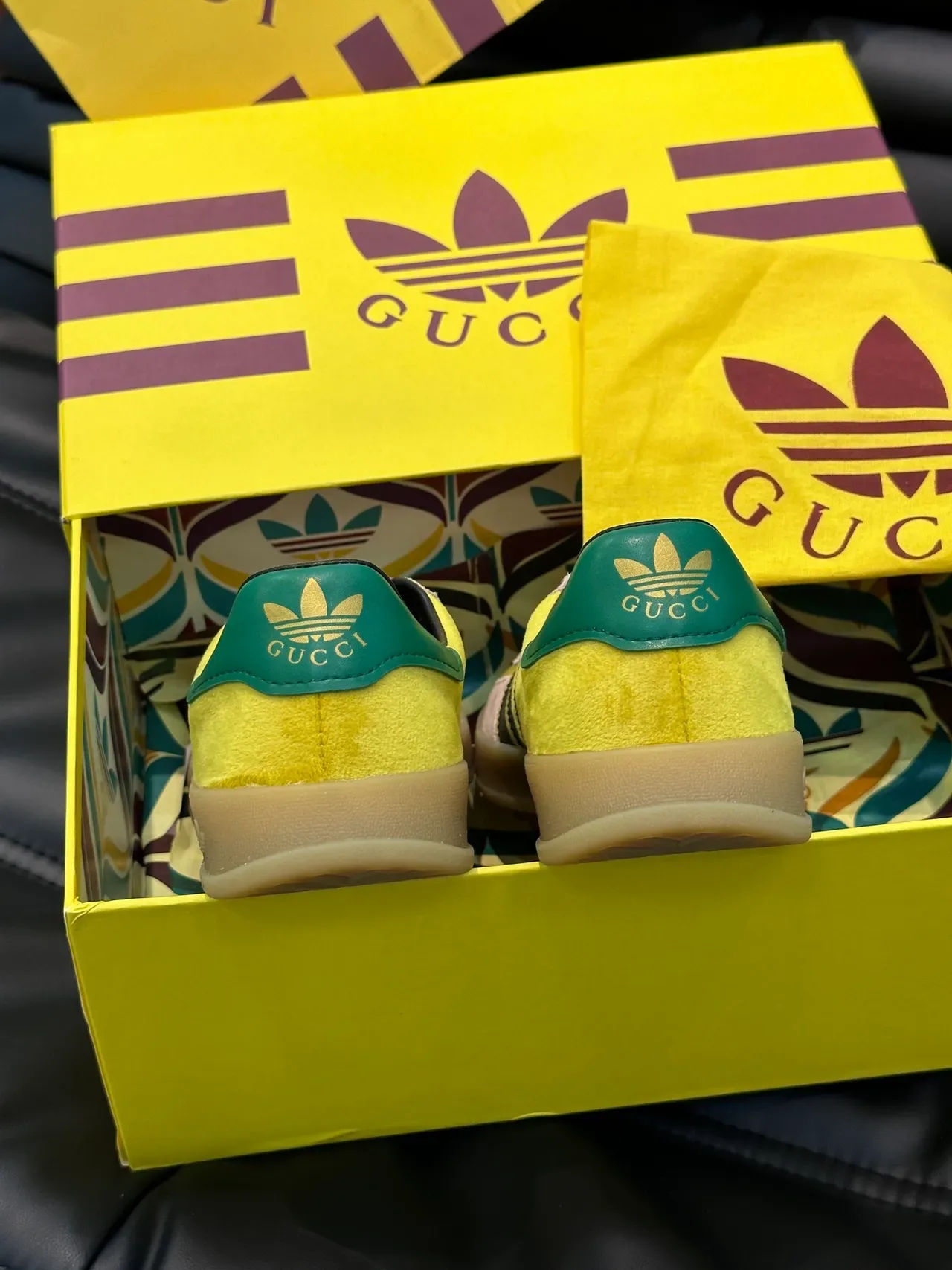 Adidas Gazelle amarillo negro magenta verde zapatillas lifestyle 4