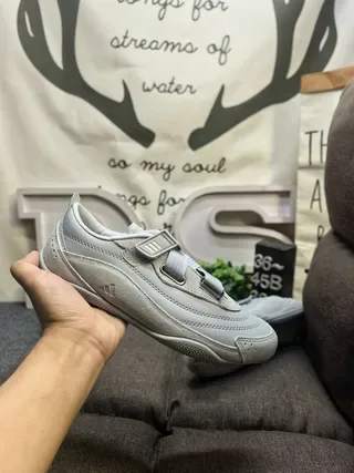 Adidas Gris Beige Sin Cordones Cierre de Doble Correa Parte Superior Moldeada Monocromática Zapatillas Lifestyle 5