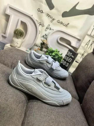 Adidas Gris Beige Sin Cordones Cierre de Doble Correa Parte Superior Moldeada Monocromática Zapatillas Lifestyle 9