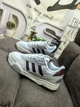 Adidas ধূসর কালো লো-টপ লেয়ার্ড ওভারলে লাইফস্টাইল স্নিকার 7