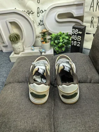 Adidas ধূসর কালো লো-টপ লেয়ার্ড ওভারলে লাইফস্টাইল স্নিকার 18