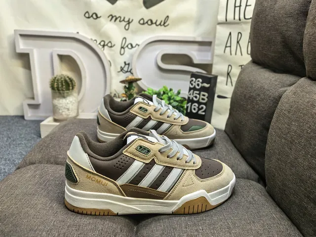 Adidas ধূসর কালো লো-টপ লেয়ার্ড ওভারলে লাইফস্টাইল স্নিকার 21