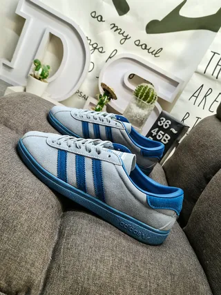 Adidas Chaussures Lifestyle Gris Noir Low-Top à Tige Texturée en Daim 7