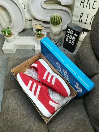 Adidas Chaussures Lifestyle Gris Noir Low-Top à Tige Texturée en Daim 13