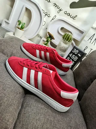Adidas Chaussures Lifestyle Gris Noir Low-Top à Tige Texturée en Daim 17