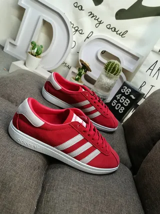 Adidas Chaussures Lifestyle Gris Noir Low-Top à Tige Texturée en Daim 19
