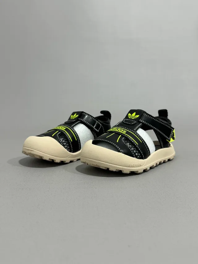 Adidas Niños Verde Oliva y Beige Sandalias Casuales 14