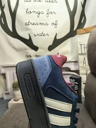 Adidas 海军蓝粉色低帮麂皮和纺织面料生活式运动鞋 3