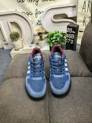 Adidas 海军蓝粉色低帮麂皮和纺织面料生活式运动鞋 10