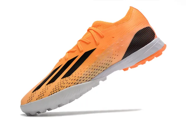 Adidas أحذية كرة القدم برتقالي أسود مع النسيج العلوي ثلاث شرائط علامة جانبية عشب اصطناعي 3