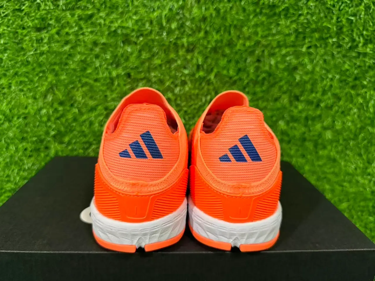 Adidas Chaussures de football Turf orange navy low-cut upper synthétique studs coniques 10