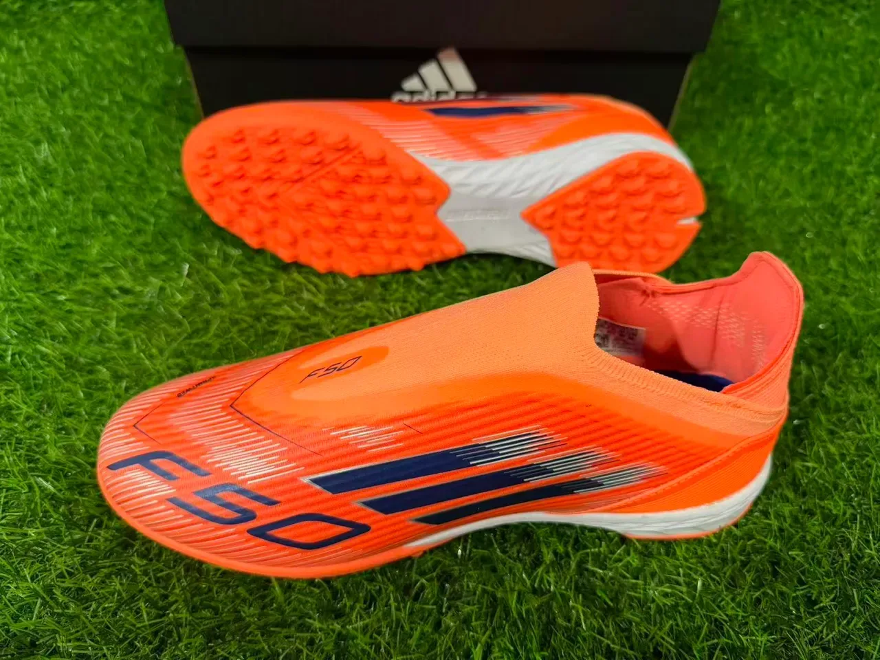 Adidas Chaussures de football Turf orange navy low-cut upper synthétique studs coniques 12