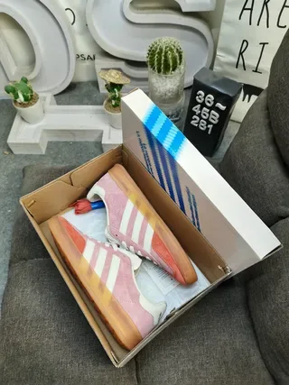 Adidas وردي برتقالي منخفض سويد ونسيج علوي أسلوب حياة حذاء رياضي 3
